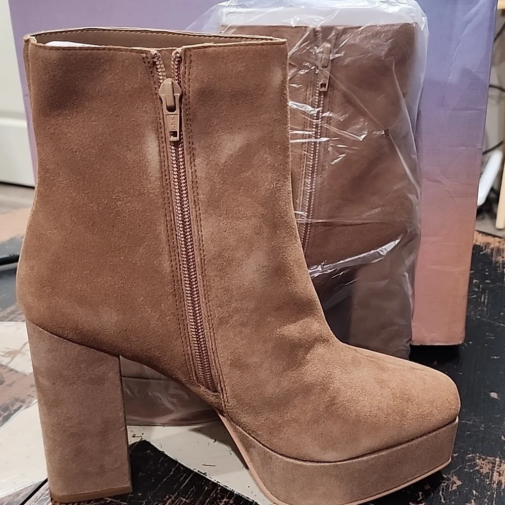 LISA VICKY Bam PLATFORM Suede Bootie Cognac WOMENS SIZE 10 New!